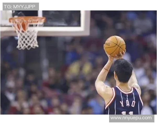 姚明投篮手势解析揭秘巨人如何掌控篮球技巧与力量的完美结合
