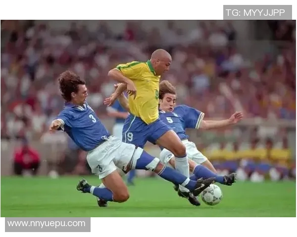 足球明星获奖盛典精彩瞬间回顾及获奖名单详细展示