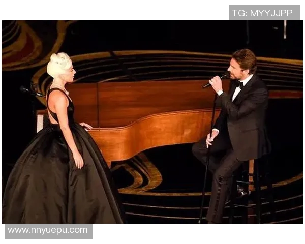 足球明星深情款款展现对爱妻的无尽宠爱与支持